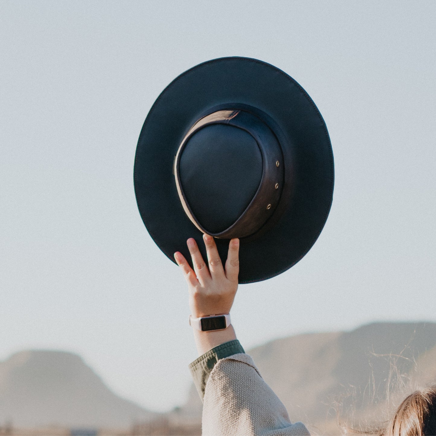 SOMBRERO NEGRO DE CUERO