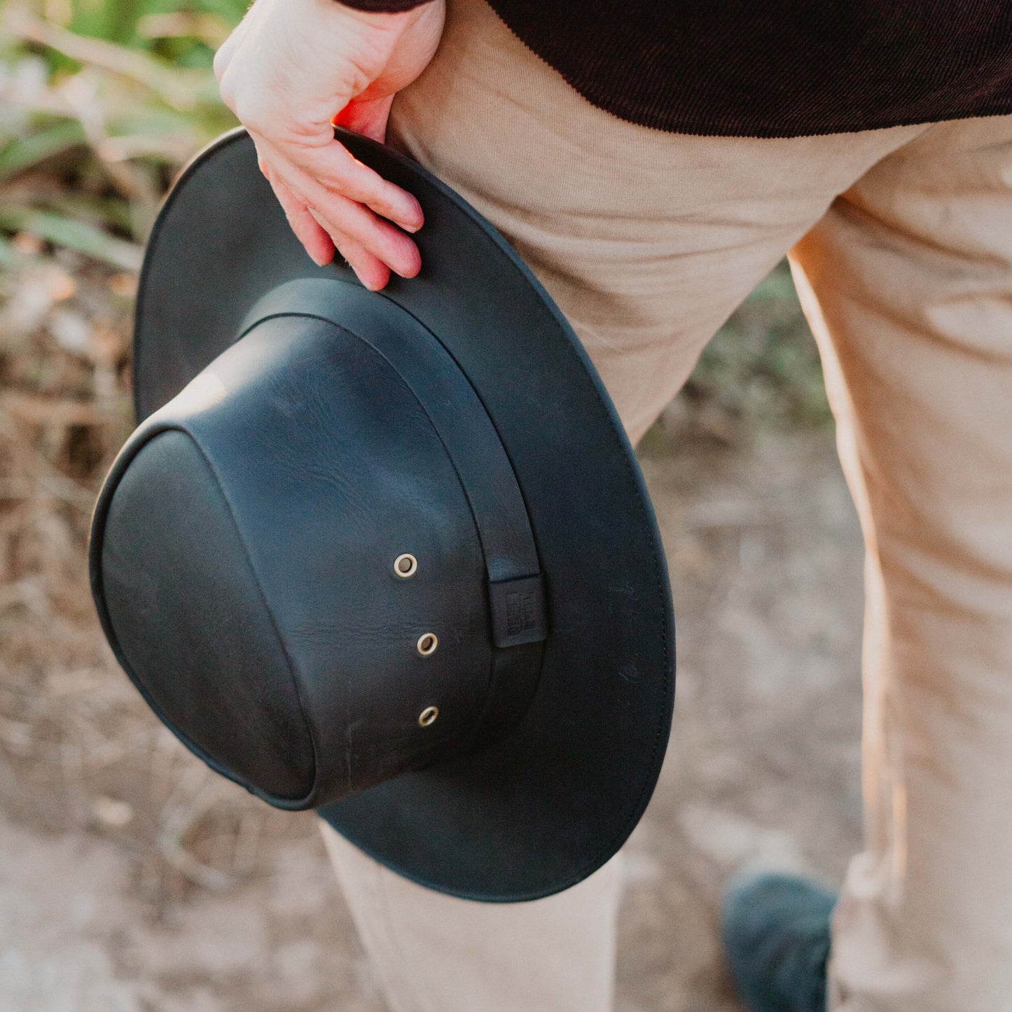 SOMBRERO NEGRO DE CUERO