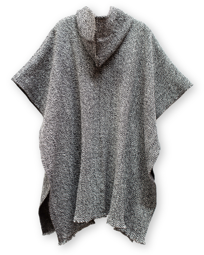 PONCHO CLÁSICO NEGRO - BLANCO