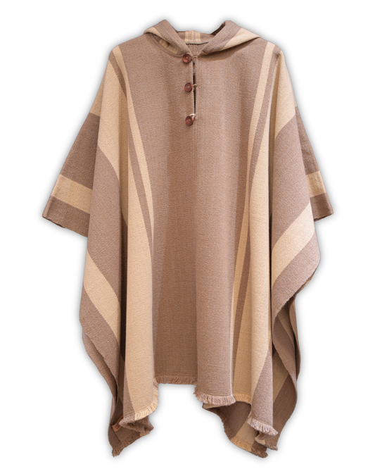 poncho de alpaca con capucha color café y beige hecho a mano en Chile