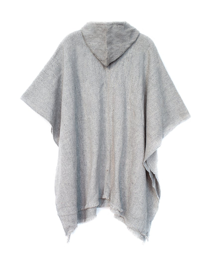 PONCHO CLÁSICO GRIS PERLA